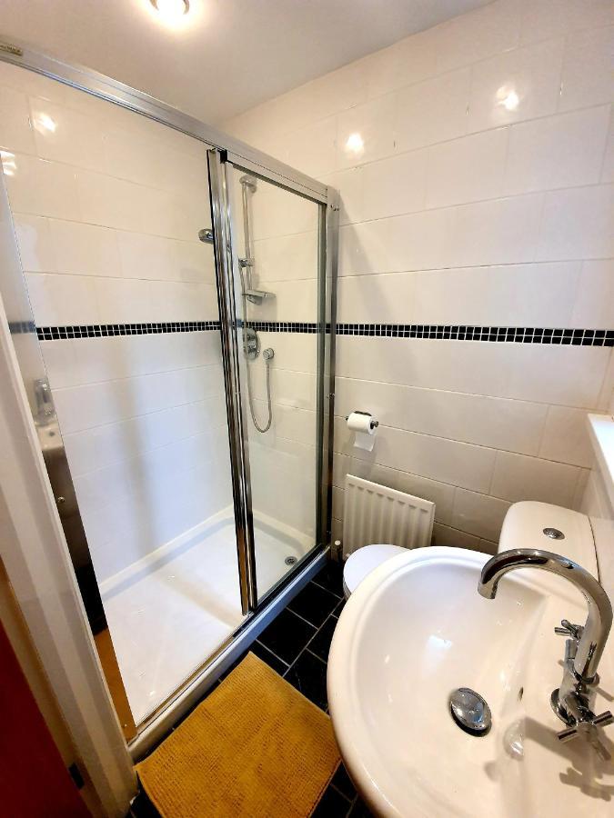 In The Heart Of Portrush - Beautiful Views Apartment Bagian luar foto