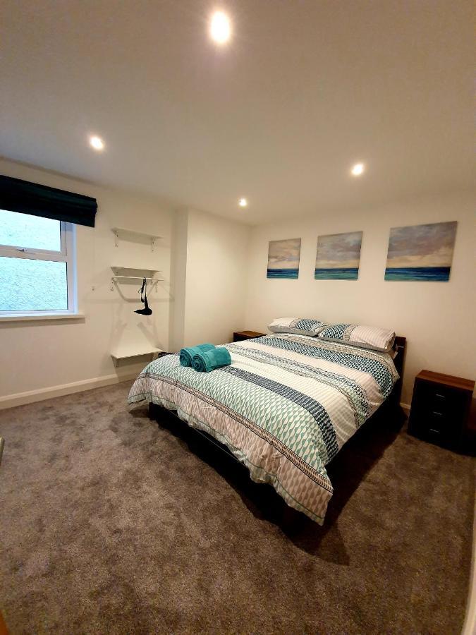 In The Heart Of Portrush - Beautiful Views Apartment Bagian luar foto
