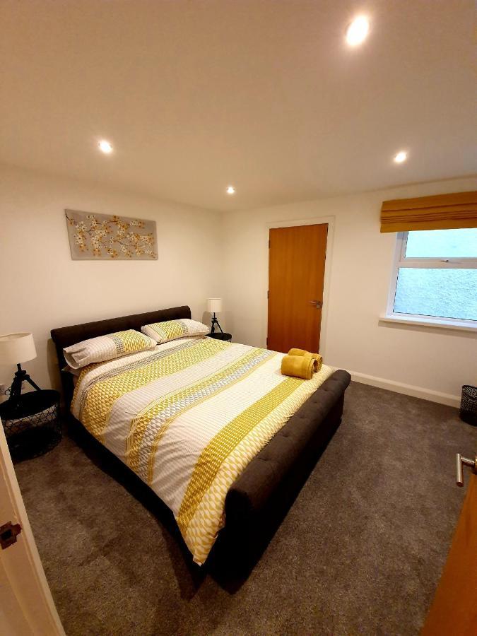 In The Heart Of Portrush - Beautiful Views Apartment Bagian luar foto