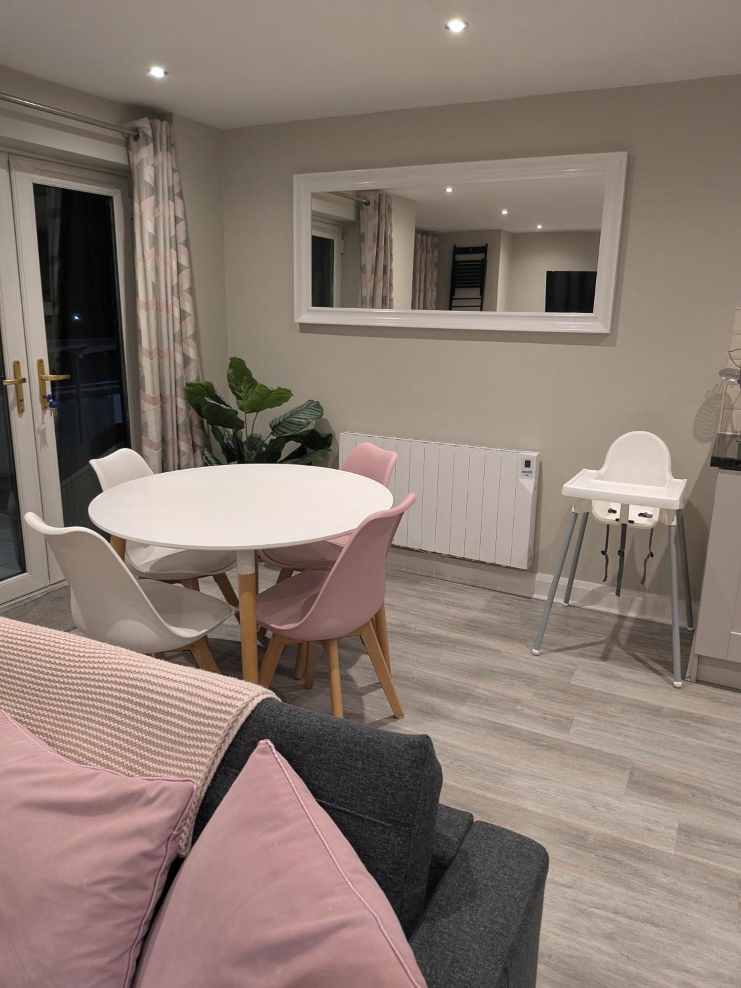 In The Heart Of Portrush - Beautiful Views Apartment Bagian luar foto